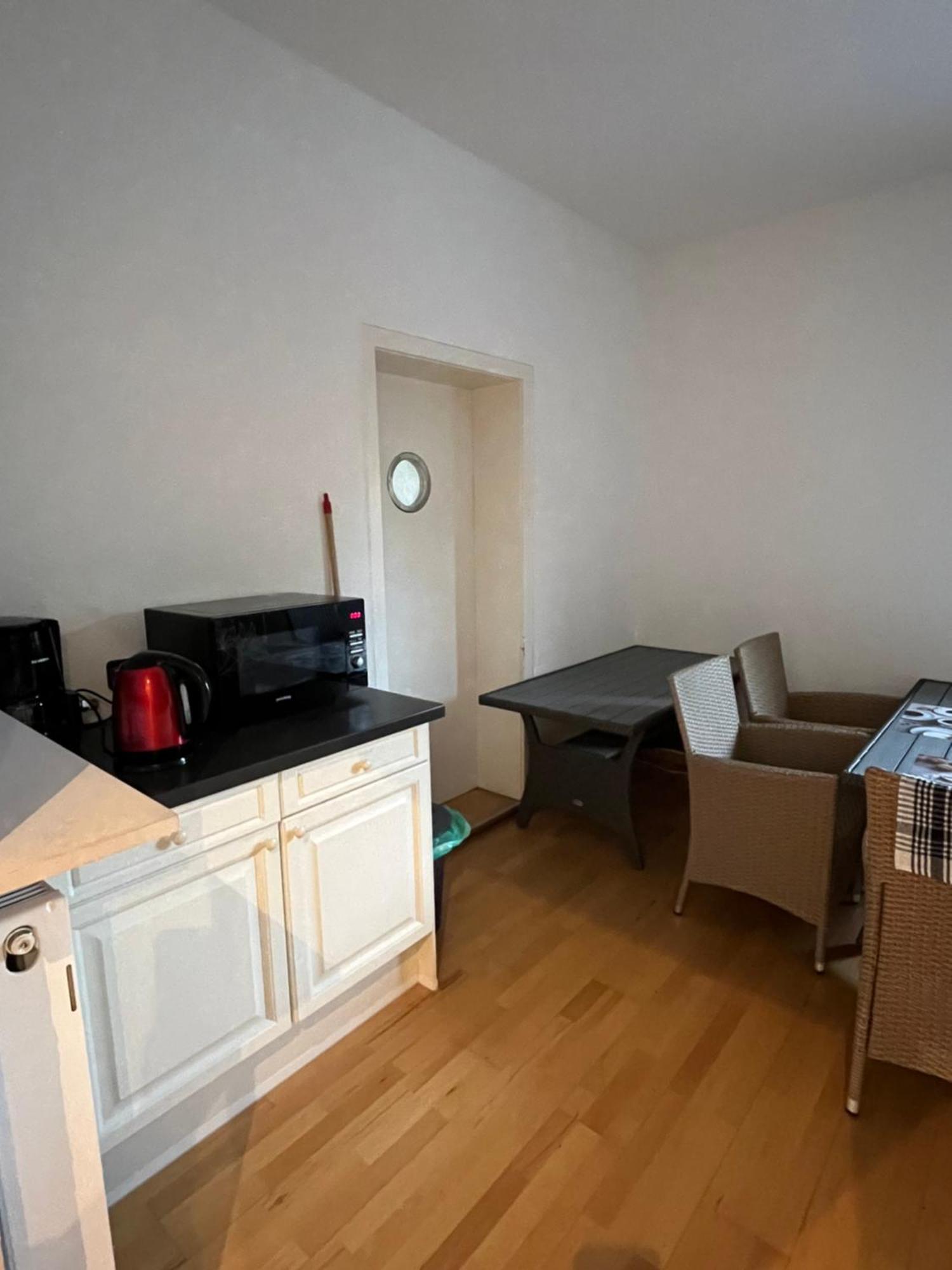 Doppelzimmer-Bad-Kuehlschrank-Tv-19 Meine エクステリア 写真