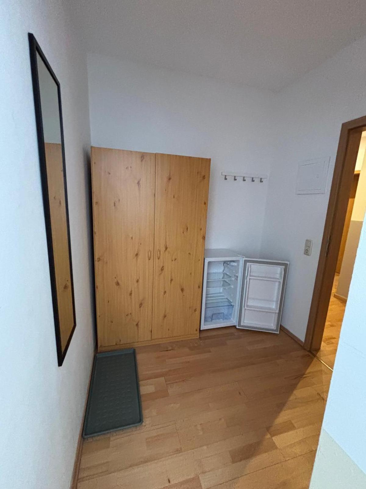 Doppelzimmer-Bad-Kuehlschrank-Tv-19 Meine エクステリア 写真